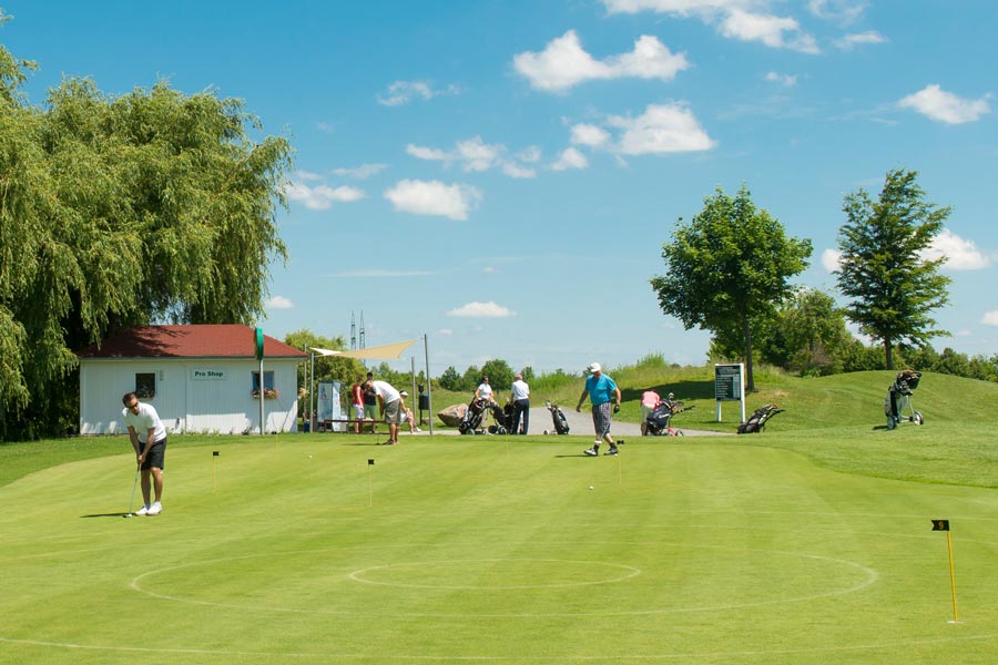 Übungen auf dem Putting Green